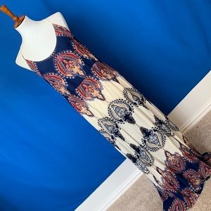 Maxi dress w strappy back